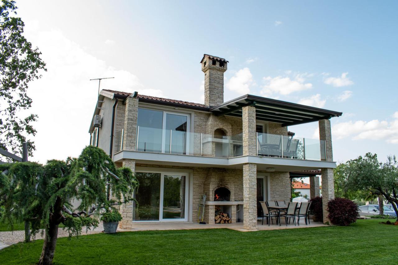 Apartments Villa Sotlar With Pool Umag Ngoại thất bức ảnh