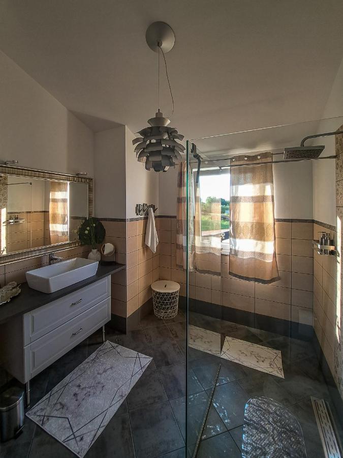 Apartments Villa Sotlar With Pool Umag Ngoại thất bức ảnh