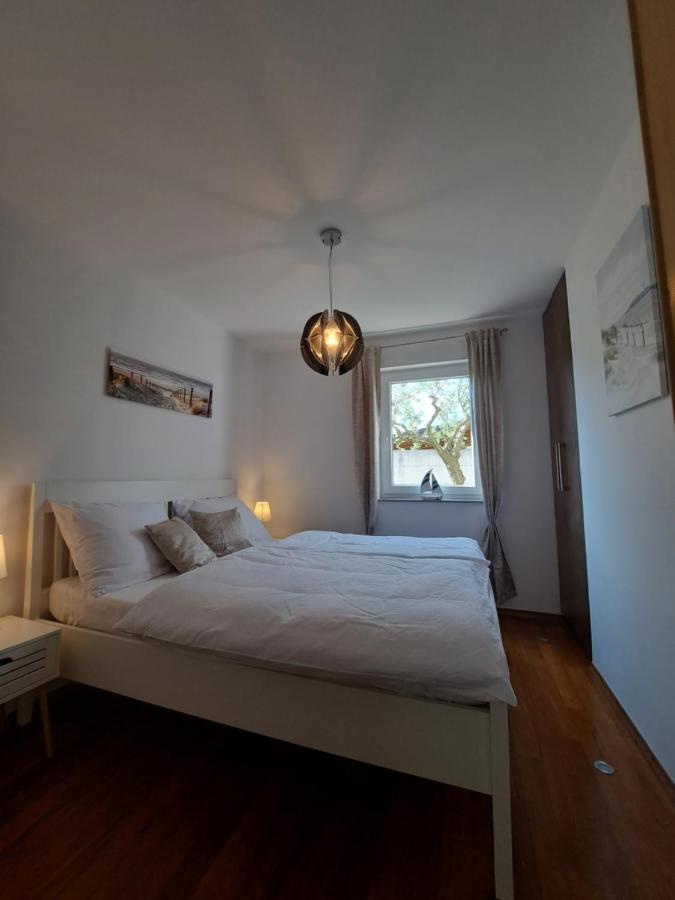 Apartments Villa Sotlar With Pool Umag Ngoại thất bức ảnh